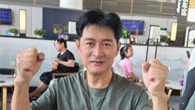 黃安稍早再度曬照發文。（圖／翻攝自微博）