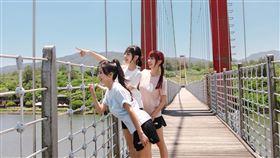 富邦悍將啦啦隊－Fubon Angels成員慈妹、安娜及卡洛琳出任THE NORTH FACE北面山地節應援團。（圖／主辦單位提供）