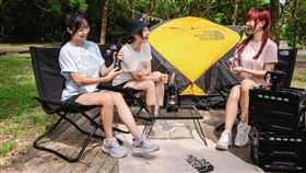 富邦悍將啦啦隊－Fubon Angels成員慈妹、安娜及卡洛琳出任THE NORTH FACE北面山地節應援團。（圖／主辦單位提供）