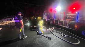 告示桿,轎車,事故,玉井,台南