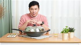 曾國城幫羅時豐緩頰。（圖／翻攝臉書）