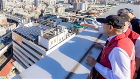 侯友宜說，會盡快的把整個橋面的復原工作能夠在兩個月裡面趕快搶修完畢。（圖／翻攝自侯友宜臉書）