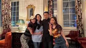 霍汶希（左二）慶生，謝霆鋒（右二）、容祖兒（左一）、阿Sa（右一）一起來祝賀。（圖／翻攝自IG）