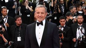 他曾讓迪士尼市值翻4倍，2年前回鍋救火…迪士尼傳奇執行長艾格花1年半做3件事，串流首度獲利