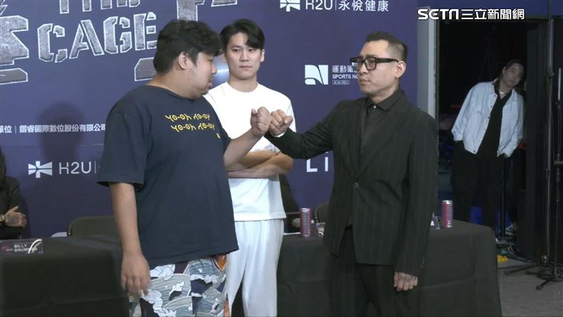 蹦闆戰統神爆內幕！館長揭8位數酬勞真相