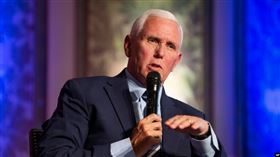 邁克·彭斯呼籲美國人民不要對孤立主義者讓步，絕不能讓台灣陷落。