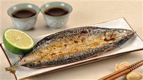 高市府推「高雄5寶」  籲民眾支持國產水產品俄烏戰爭影響國際航運，進口鮭魚產品供應受衝擊。高雄市政府推薦，民眾想吃水產可以石斑魚、虱目魚、魷魚、秋刀魚及鮪魚等「高雄5寶」替代，支持國產。（高雄市政府提供）中央社記者曾以寧傳真  111年3月12日