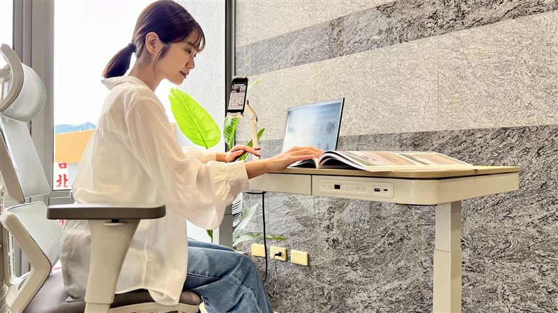 上班族許願辦公神器TOP 1 竟是一張桌子？