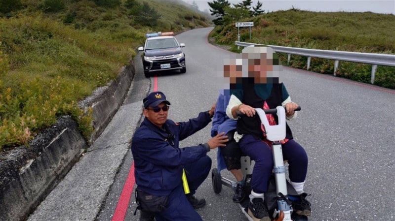 雙載90歲婆婆遊合歡山　背後原因藏洋蔥