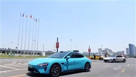 根據業績的數據，小米每賣出一輛SU7，就會虧6萬多人民幣。（圖／翻攝自雷軍微博）