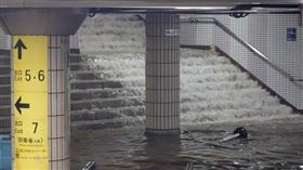東京地鐵淹水（圖／翻攝自@Trainfo_Update X）