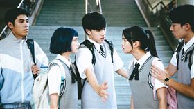 詹懷雲（左起）、鄭宇恩、金東昱、雷嘉汭、黃信赫劇中上演衝突戲碼。（圖／CATCHPLAY+提供）