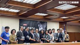 ▲施明德《我只帶來信心》 新書發表會出席人員陳菊、王金平、林佳龍(右3)、余範英、郝龍斌(右4)、管中閔(左3)、陳文茜(右5)合影（圖／記者高逸帆攝影）