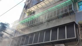 北市中山北路六段民宅火警。（圖／翻攝畫面）