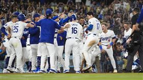 ▲大谷翔平敲出再見滿貫砲，達成「40轟40盜」里程碑。（圖／美聯社／達志影像）