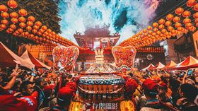 ▲榮獲2024歐洲攝影獎七鉑金、三金獎，「大甲鎮瀾宮 媽祖朝聖活動」。（圖／翻攝自臉書存摺攝影）