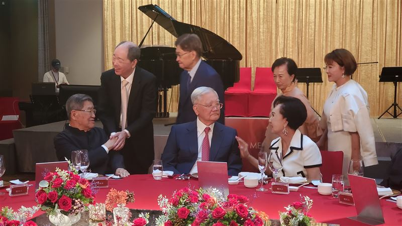 連戰辦鑽石婚宴現況曝　藍營這些大咖出席