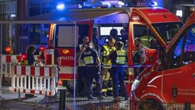 德國索林根發生隨機砍人案，1名15歲少年被捕。 (圖/路透社/達志影像)