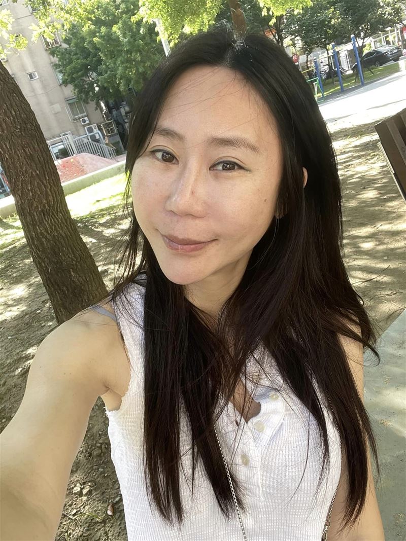 安晨妤被爆介入已婚名醫傅一新的婚姻,近日法院判賠30萬確定。(圖/翻攝臉書)