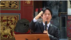 賴清德總統今（25）日上午先後到首廟天壇以及下大道良皇宮揭匾祈福。