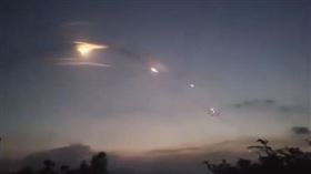 以色列百架戰機空襲！真主黨連發320枚火箭彈反擊　前線震撼畫面曝（圖／翻攝自以色列外交官David Saranga推特）