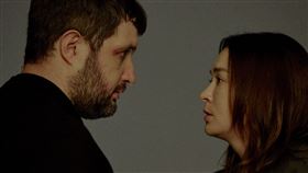 張榕容《愛情城事》和法國演員卡里姆萊克盧飾演情侶。（圖／華映娛樂提供）