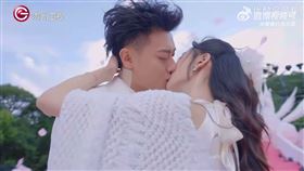 黃子韜與徐藝洋。（圖／翻攝自微博）