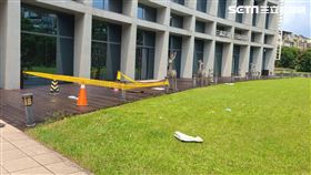 北市1名40多歲女子從松菸文創園區大樓墜落。（圖／翻攝畫面）