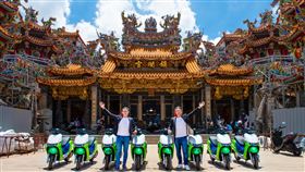 WeMo Scooter進軍台中，與大甲鎮瀾宮推出聯名御守，保佑民眾行車平安。（圖／品牌業者提供）