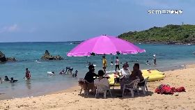 文 南灣傘續燒1800