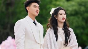 黃子韜在節目求婚徐藝洋。（圖／翻攝自微博）