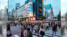 ▲網友到日本玩不想買吃的伴手禮，許多人紛紛推薦他可以買御守送人。（示意圖／Pixabay）