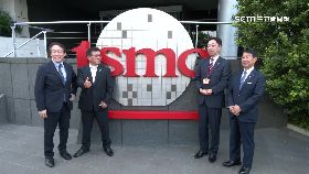 A日知事訪積1900