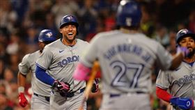 ▲「春天哥」史普林格（George Springer）同場敲出本季第7和19轟，成為大聯盟第1人。（圖／路透社／達志影像）