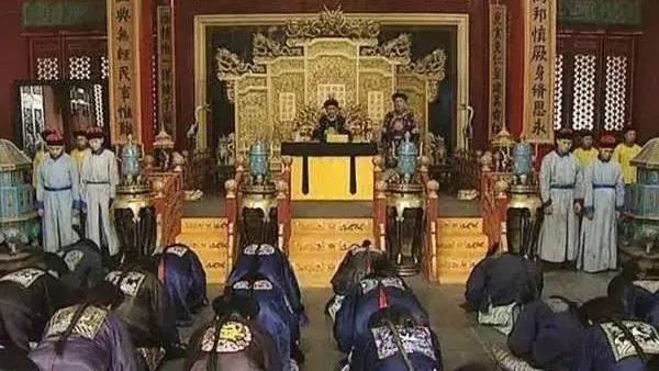 古代大臣見皇帝真要跪地磕頭喊「萬歲」？