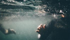 食腦蟲,變形蟲,游泳,錄影,戲水,集氣,希望,美國,德州,Naegleria fowleri　圖／翻攝自Pixabay