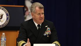 美太平洋艦隊司令：履行防衛台灣承諾不能鬆懈美國太平洋艦隊司令帕帕羅4日與印太媒體進行圓桌座談。他表示，中共可能犯台時間點相當難預測，外界須永遠保持警覺，美國履行防衛台灣、支持台灣強化自衛能力的承諾也不能鬆懈。中央社記者徐薇婷華盛頓攝  111年4月5日