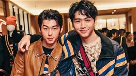 許光漢（左）和蔡旻佑（右）是同門，在許光漢當兵後，由蔡旻佑接力演藝資源。（翻攝自蔡旻佑臉書）