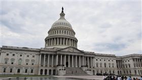 美國會高調抗中  貿易團體接連與中企切割隨著美國民主、共和兩黨對中國政府的不信任度升高，中國公司聘請知名人物在華府遊說已成過去式，貿易團體紛紛與中國客戶劃清界線。圖為美國國會大廈。中央社記者鍾佑貞華盛頓攝  113年6月19日