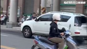 台中,太平,違停,領錢,路人,不爽,趴車（圖／翻攝畫面）