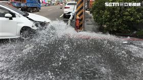 台中,豐原,消防栓,車禍,噴水,水柱（圖／翻攝畫面）