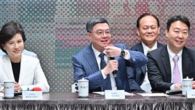 行政院長卓榮泰今（28）日上午主持行動創新AI內閣執政101記者會。（圖／行政院提供)