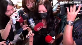 ▲台北市議員應曉薇被檢廉帶出辦公室前往偵訊。