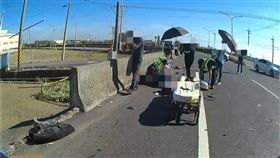 嘉義縣台19線朴子往義竹方向27日發生一起死亡車禍，一名陳姓男子（77歲）騎車行經該路段時，與一輛汽車在路口發生碰撞，陳男疑似未戴安全帽，頭部受重創，經送醫急救仍不治，詳細肇事原因仍待調查釐清。