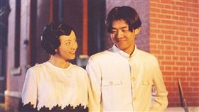 《天馬茶房》由林強（右）、蕭淑慎演出。（圖／海鵬提供）