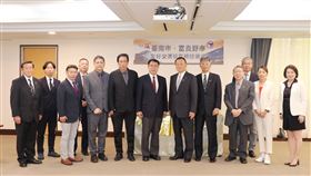 台南市長黃偉哲與富良野市團隊合影