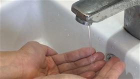 新竹市部分區域8/20、8/21停水自來水公司第三區管理處指出，新竹第二淨水廠將進行原水管修復工程，自20日中午12時至21日上午11時止，共計停水23小時，包括39個里停水、50個里減壓供水，籲民眾提前儲水備用。中央社記者魯鋼駿攝  113年8月13日