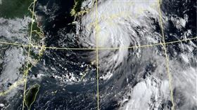 颱風走得慢會是大問題。（圖／翻攝自鄭明典 臉書）