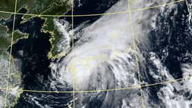 珊珊颱風對日本九州、鹿兒島地區帶來狂風暴雨。（圖／翻攝自氣象署）