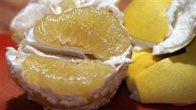 中秋節吃柚子(示意圖/翻攝自pixabay)